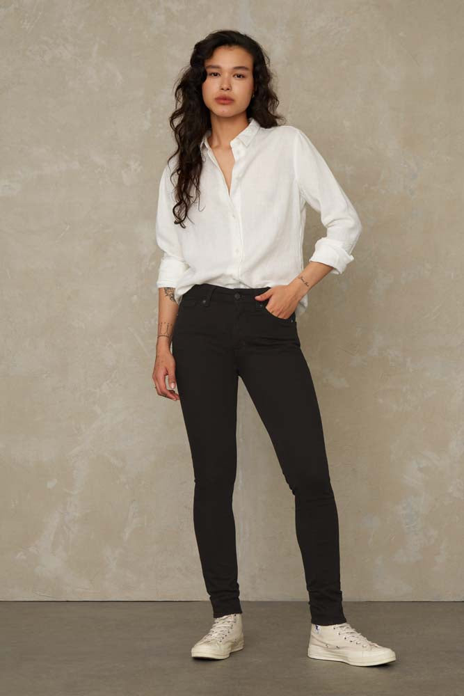 JUNO MEDIUM | STAY BLACK RINSE