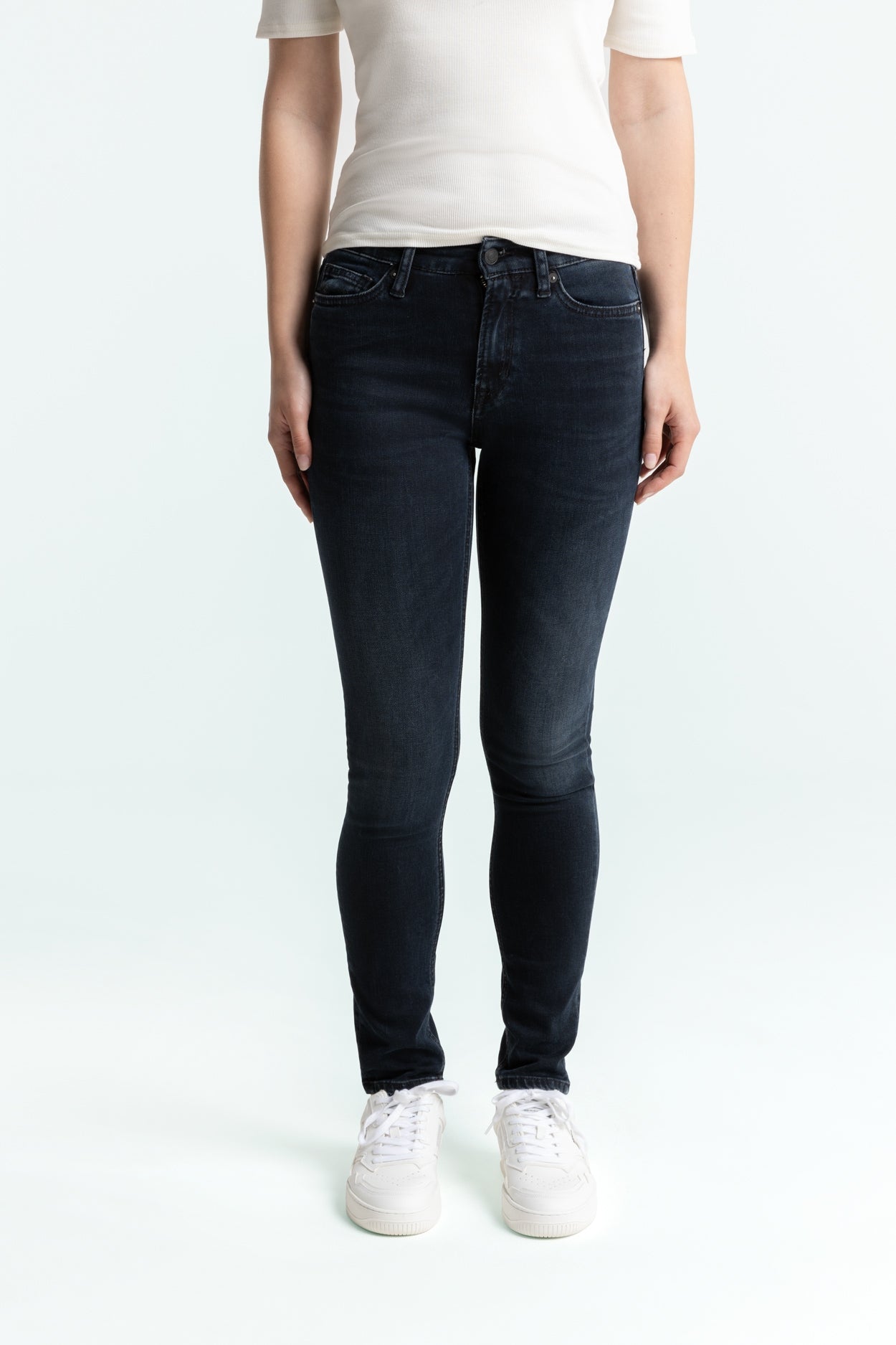 JUNO MEDIUM | BLUE BLACK WORN - Kings Of Indigo