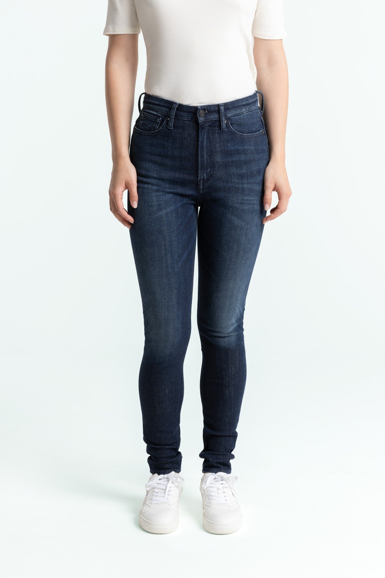 CHRISTINA HIGH | GORBI BLUE WORN