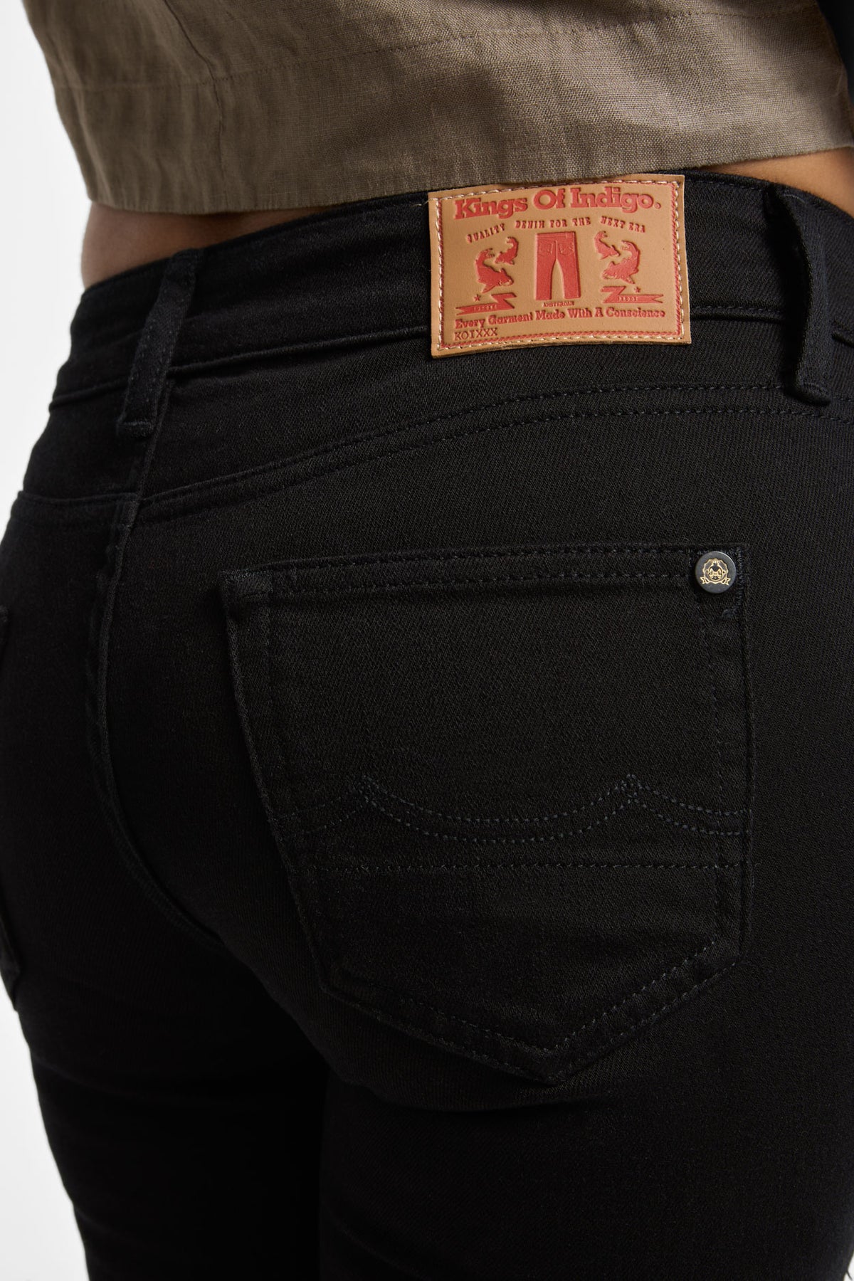 EMI | STAY BLACK RINSE