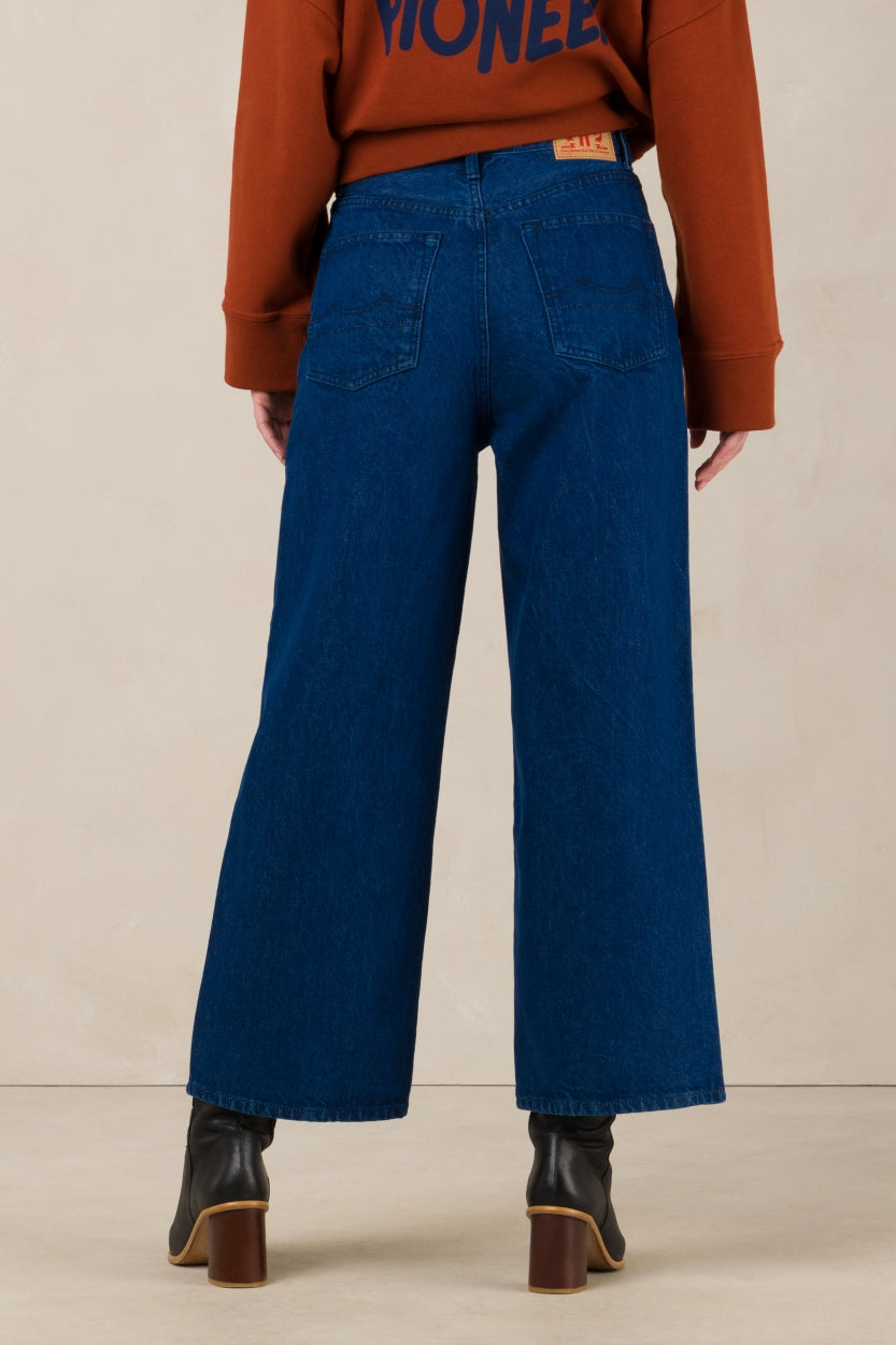 ELISABETH CROPPED | STANLEY SPACE BLUE RINSE - Kings Of Indigo