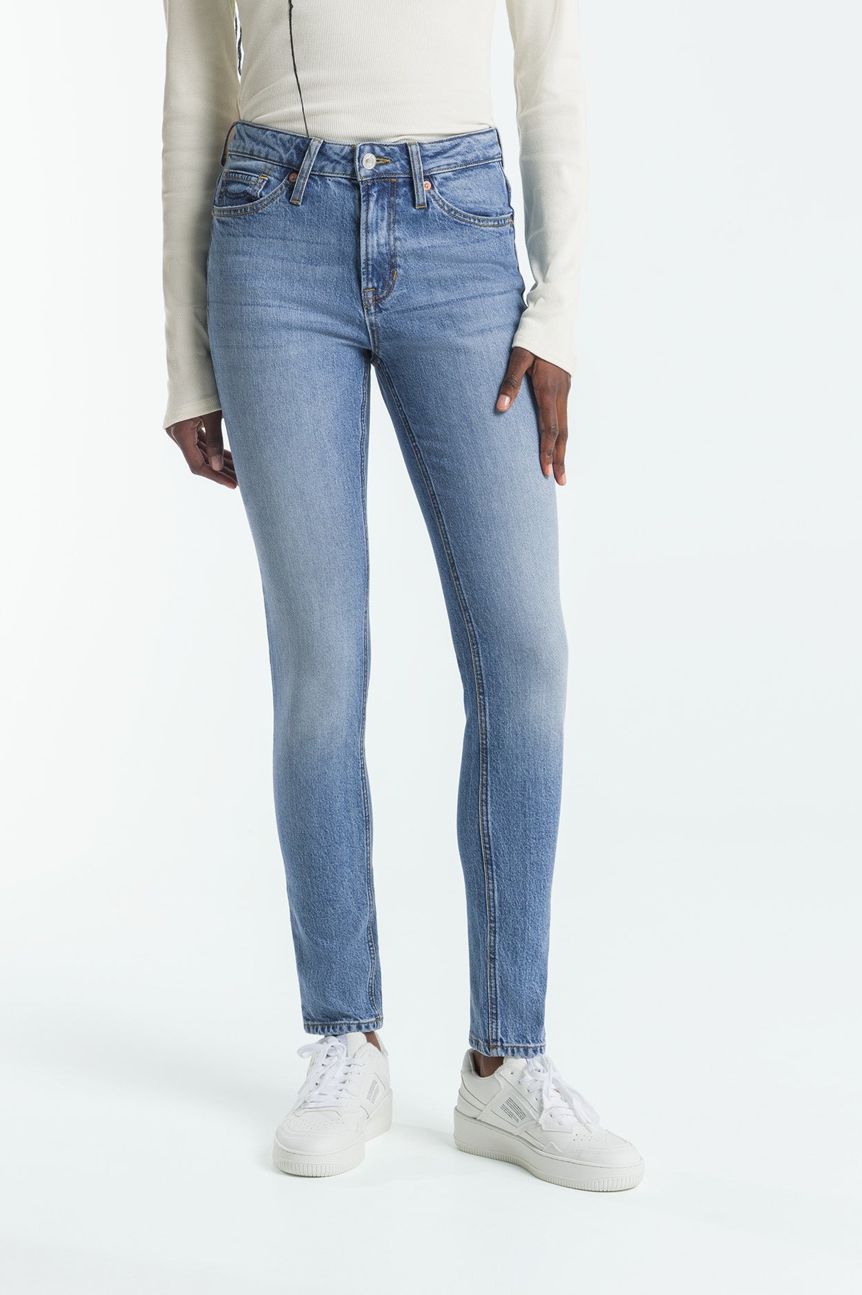 JUNO MEDIUM | ANTONIE DEEP ROYAL TENCEL MID - Kings Of Indigo
