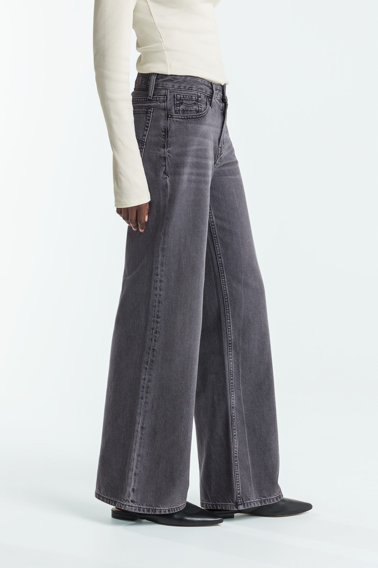 JANE | PONY BLACK OD BLACK - Kings Of Indigo