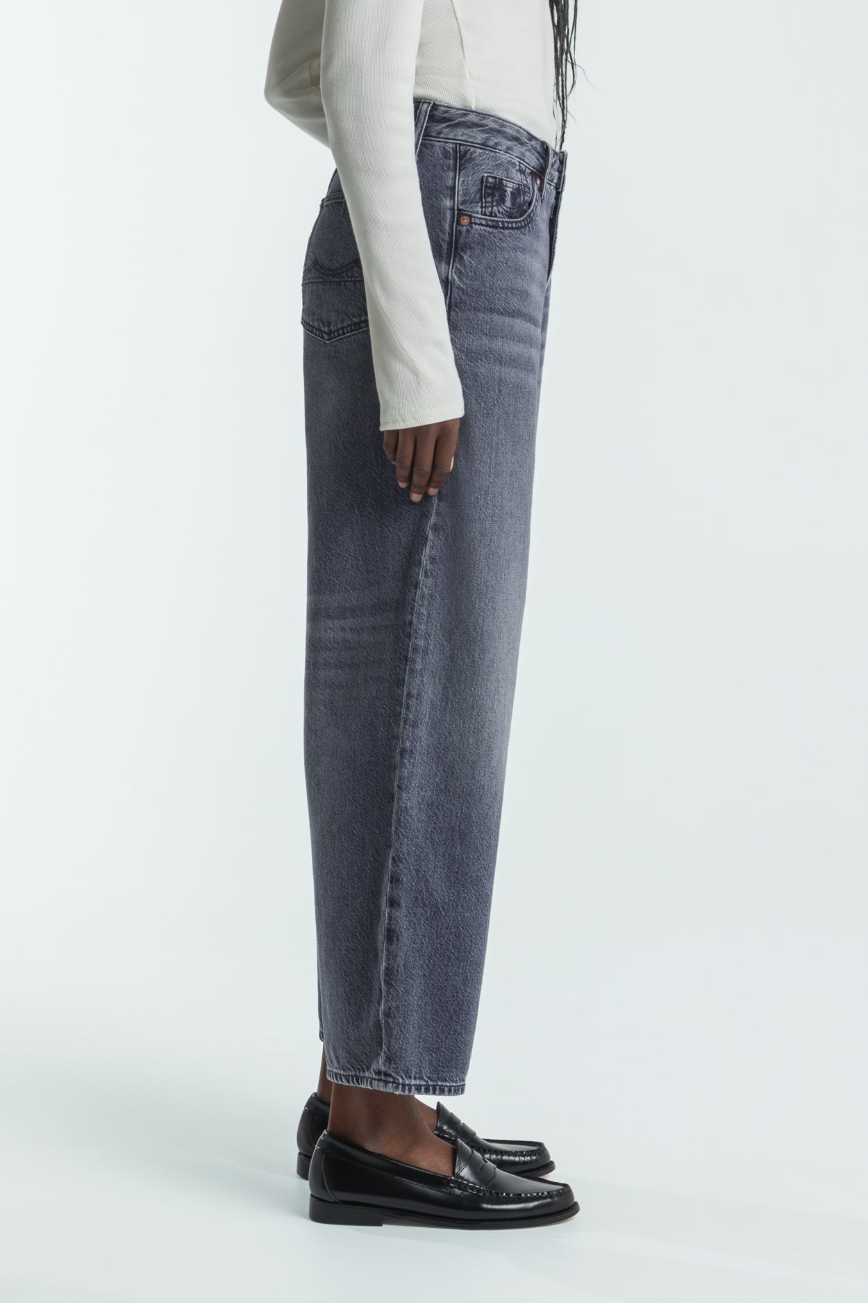 LEILA CROPPED | JIM WHALE BLUE - Kings Of Indigo