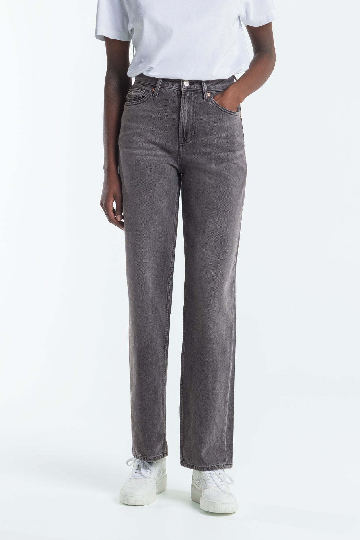 LIORA | PONY BLACK OD BLACK - Kings Of Indigo