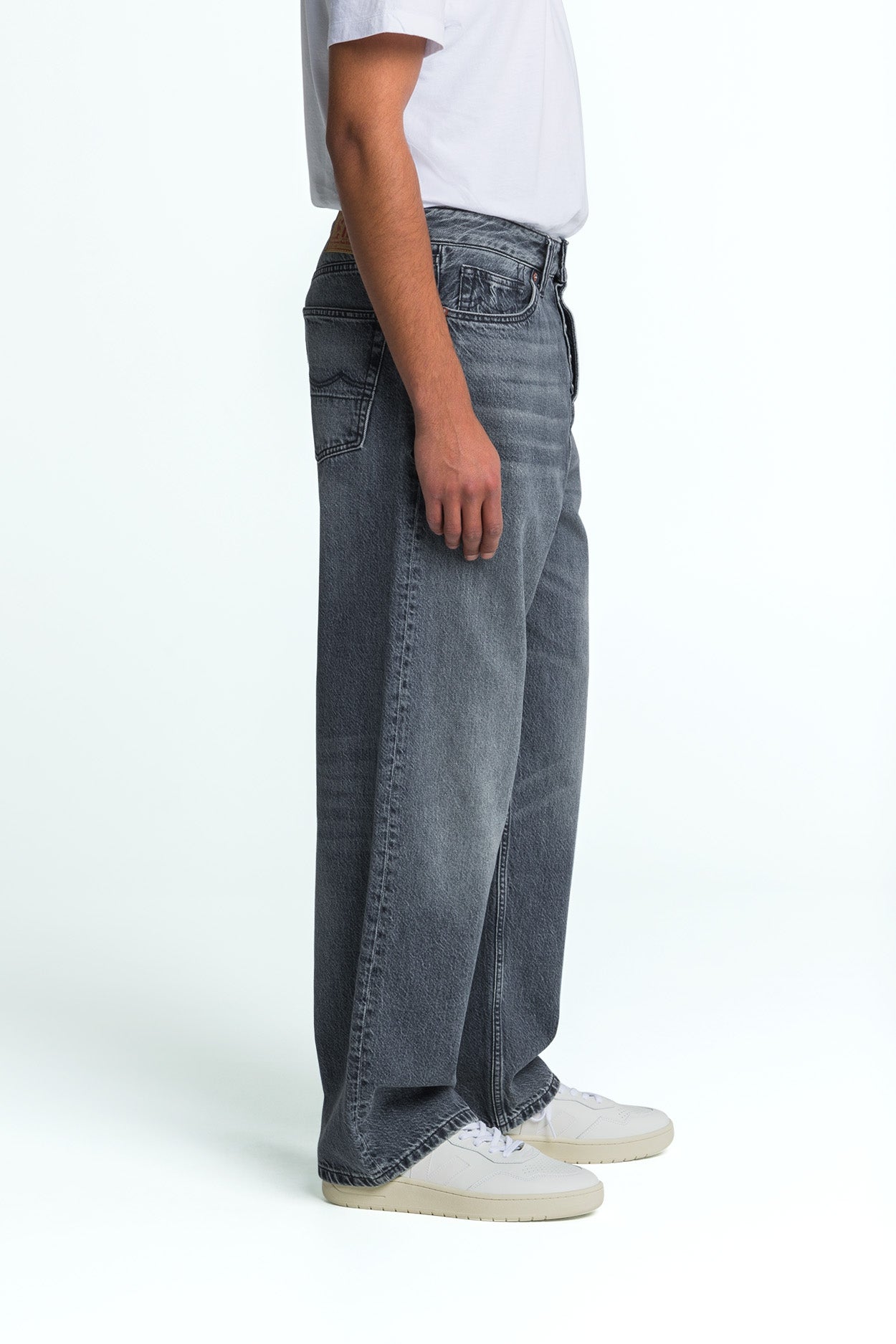 NOAH | JIM WHALE BLUE - Kings Of Indigo