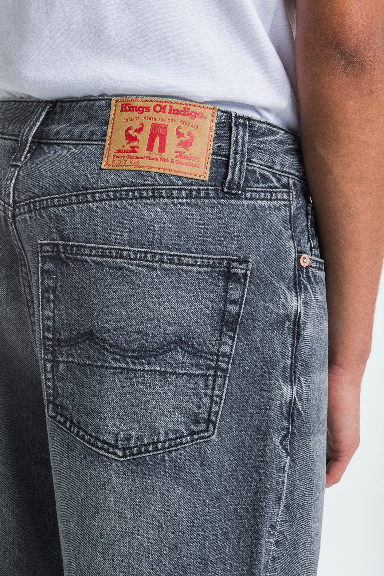 NOAH | JIM WHALE BLUE - Kings Of Indigo