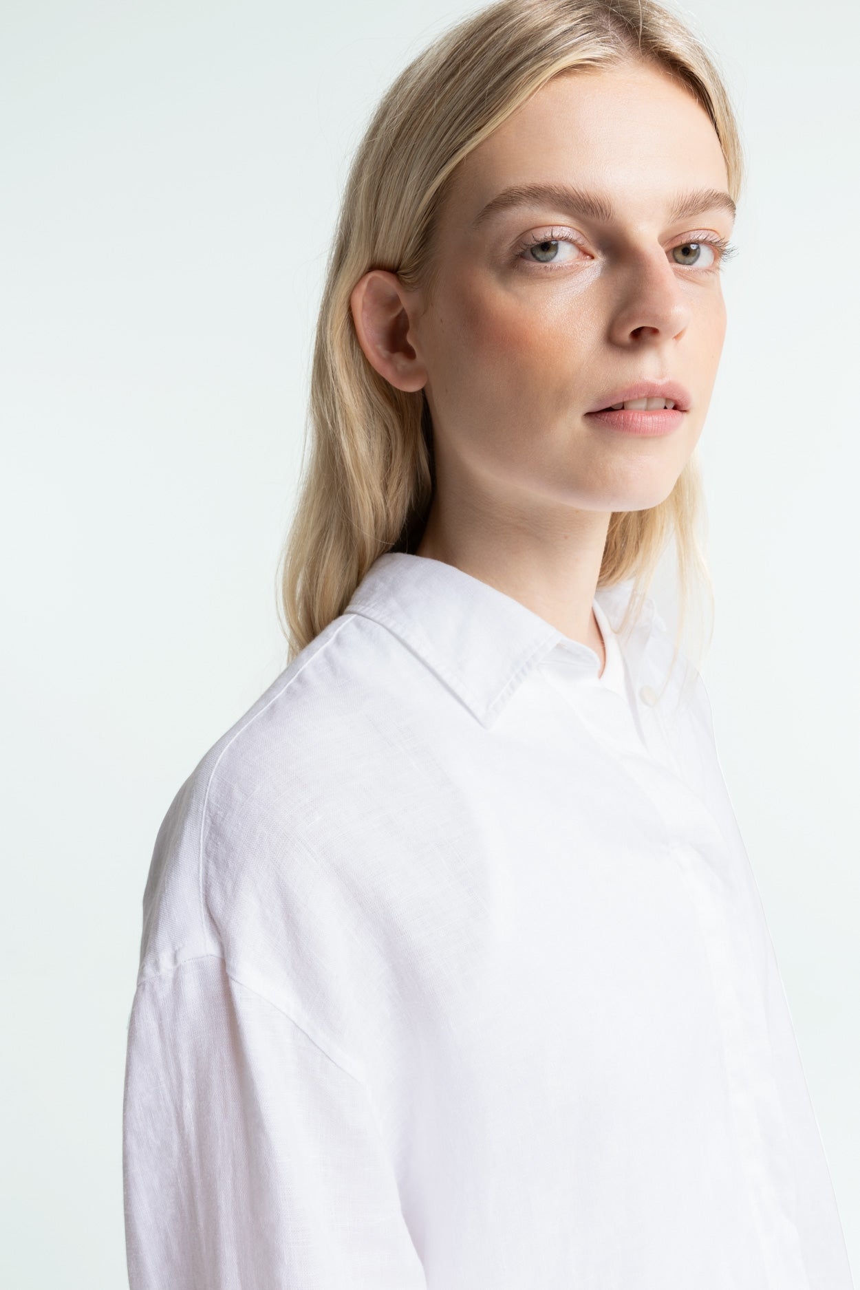 HELEN | OPTICAL WHITE