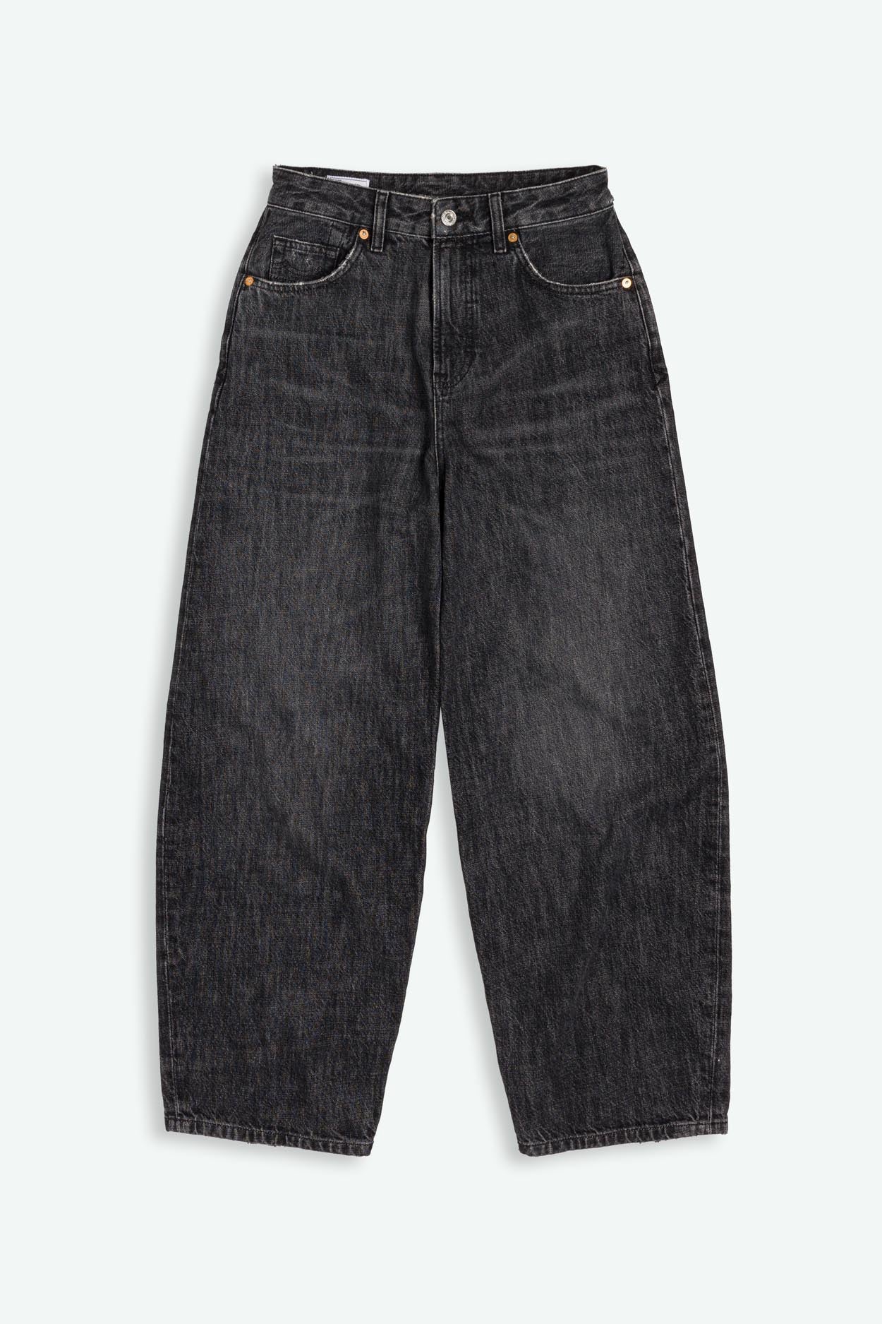 LEILA | CEKY BLACK WORN