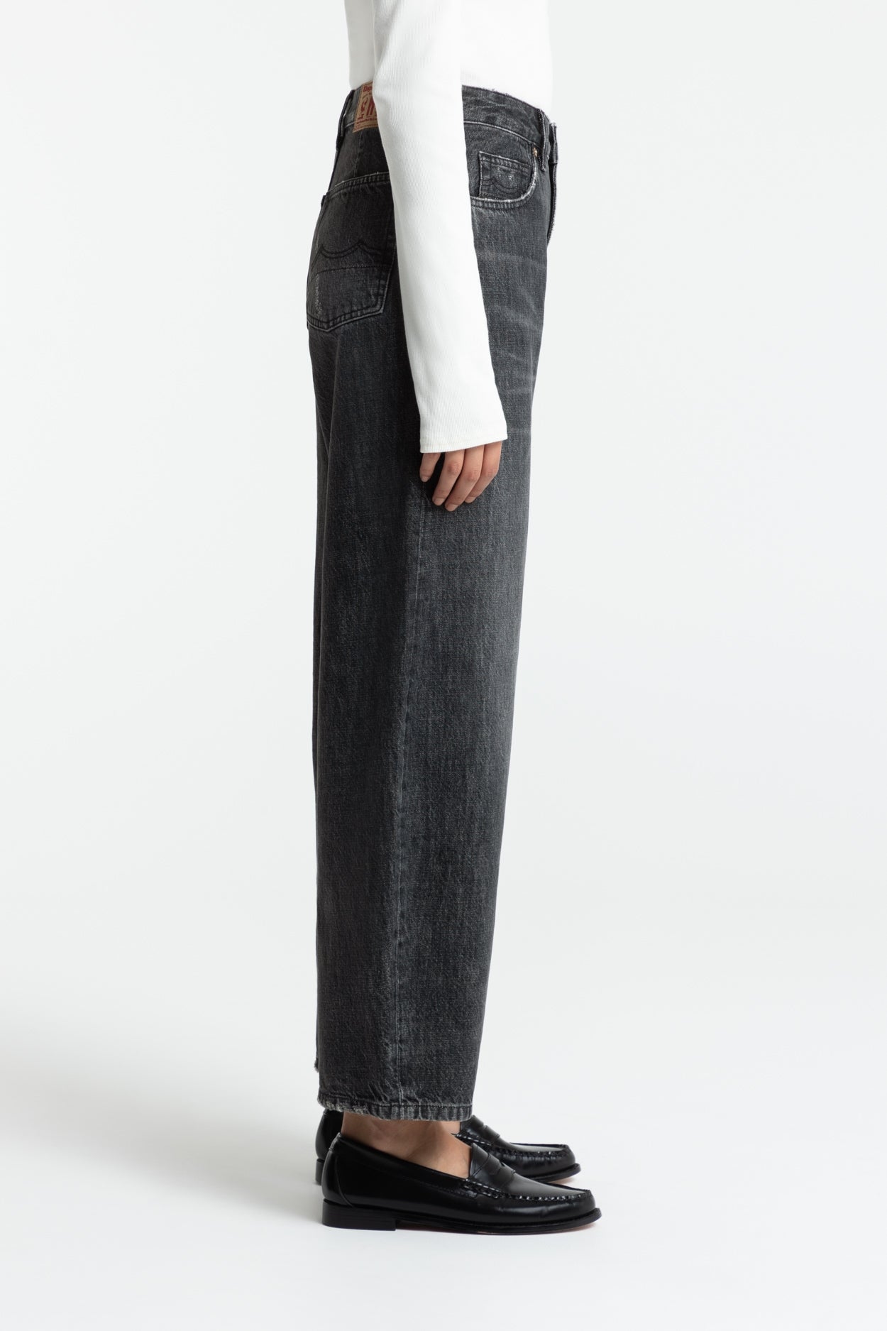 LEILA | CEKY BLACK WORN - Kings Of Indigo