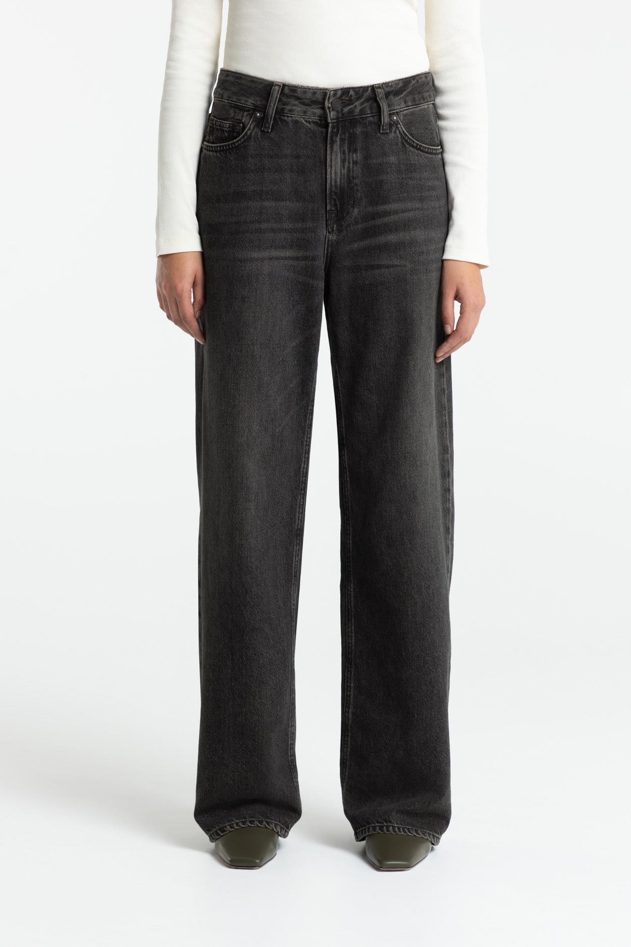 JOAN | VILMA BROWN BLACK WORN