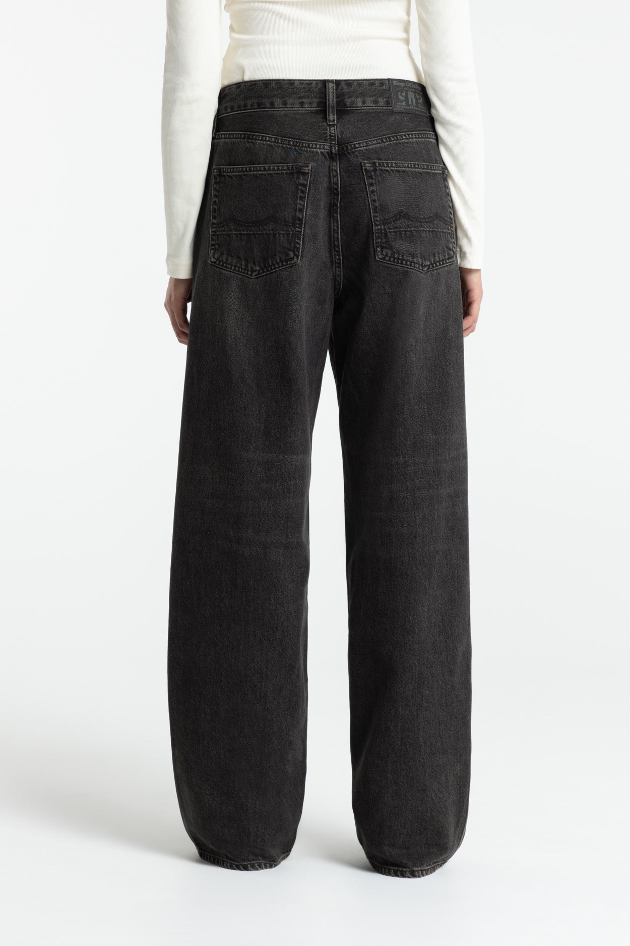 JOAN | VILMA BROWN BLACK WORN