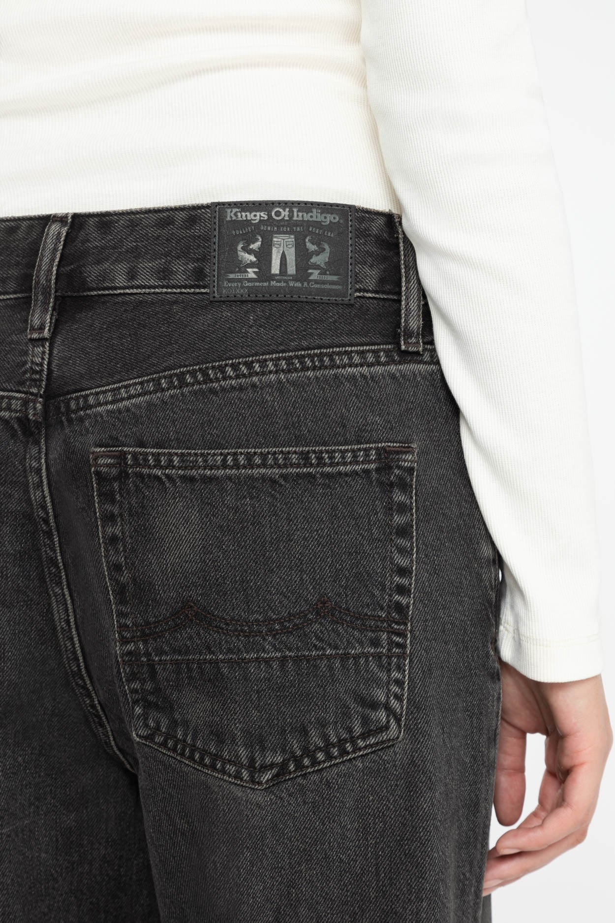 JOAN | VILMA BROWN BLACK WORN
