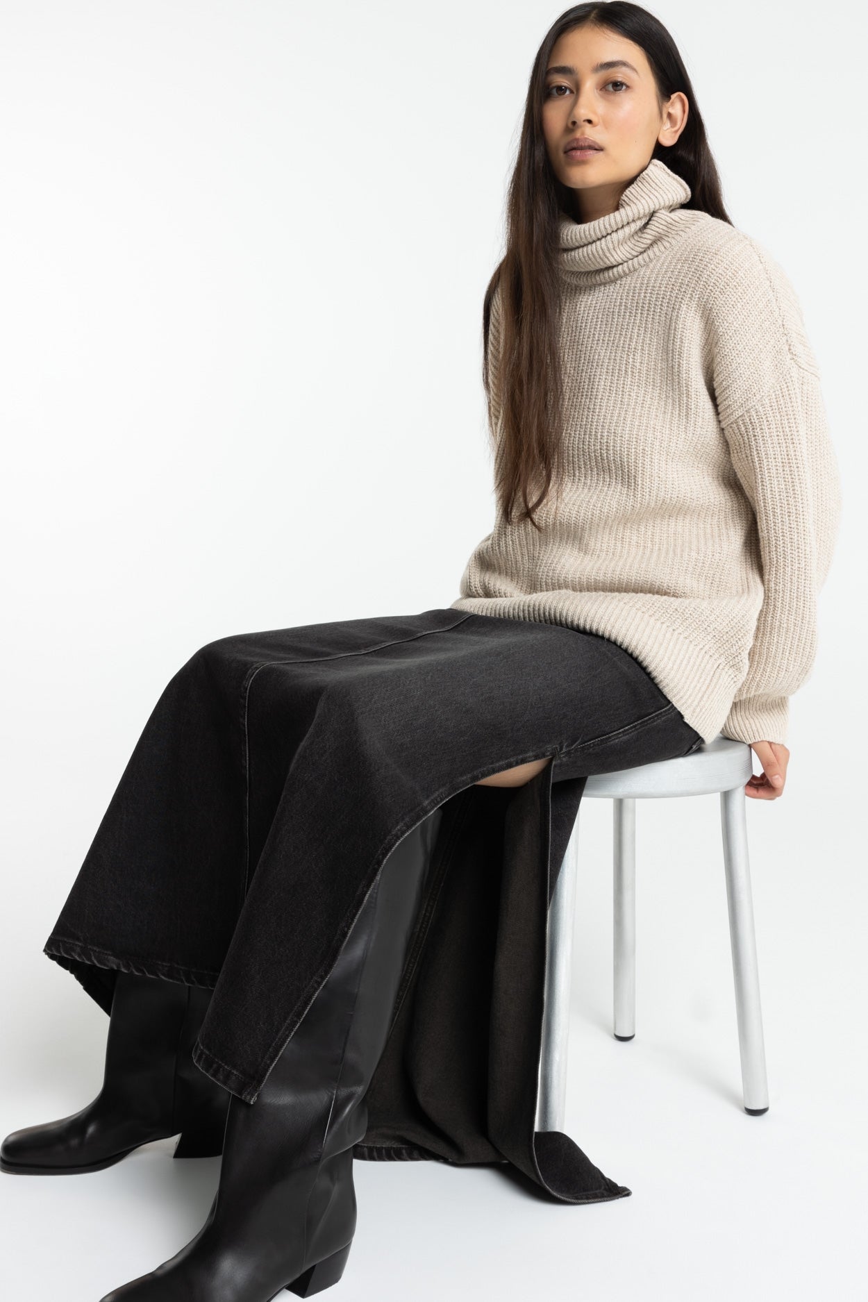 AMIRAH | VILMA BROWN BLACK WORN