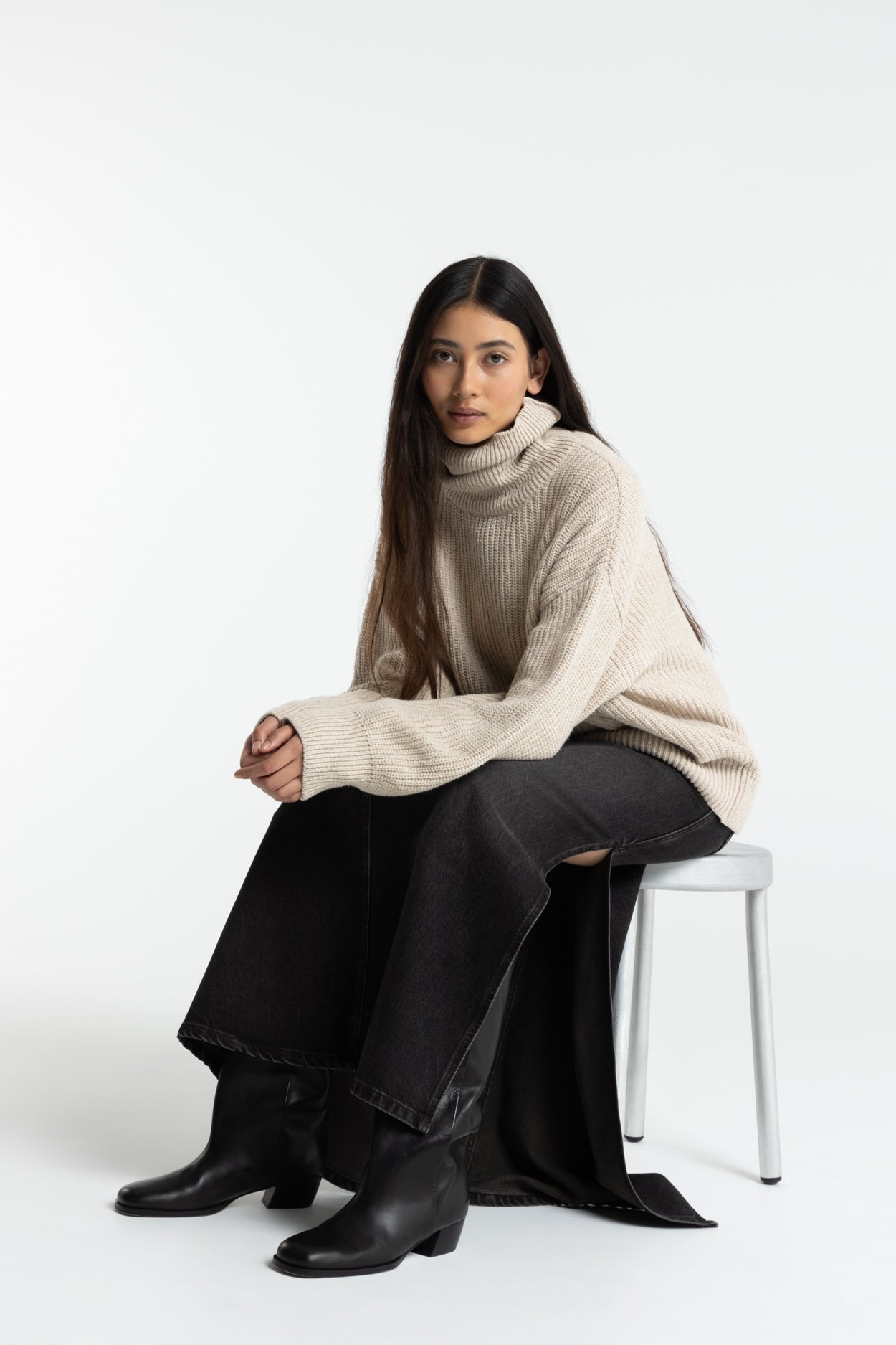 AMIRAH | VILMA BROWN BLACK WORN