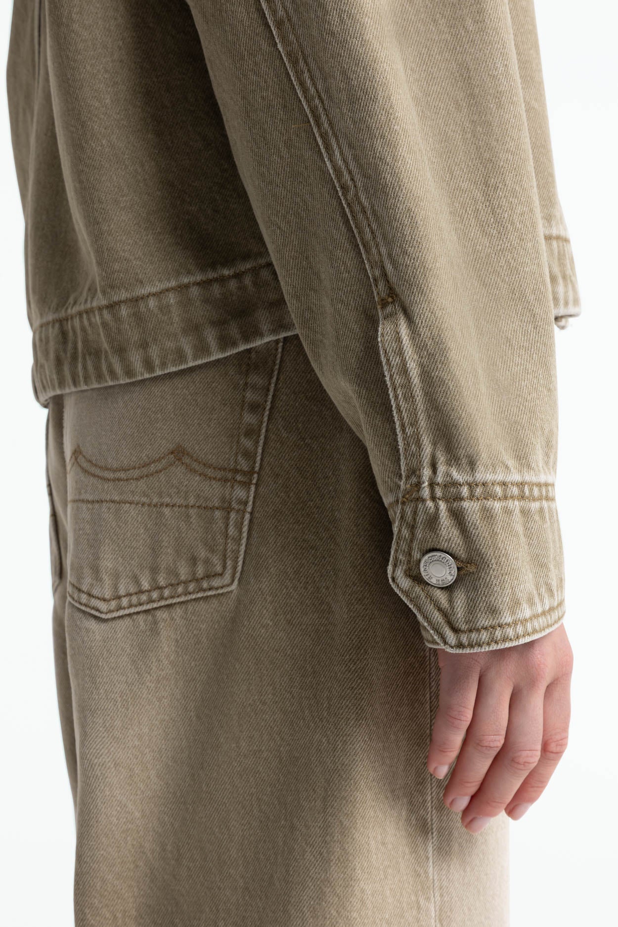 INGRID | RETRO BEIGE CLEAN