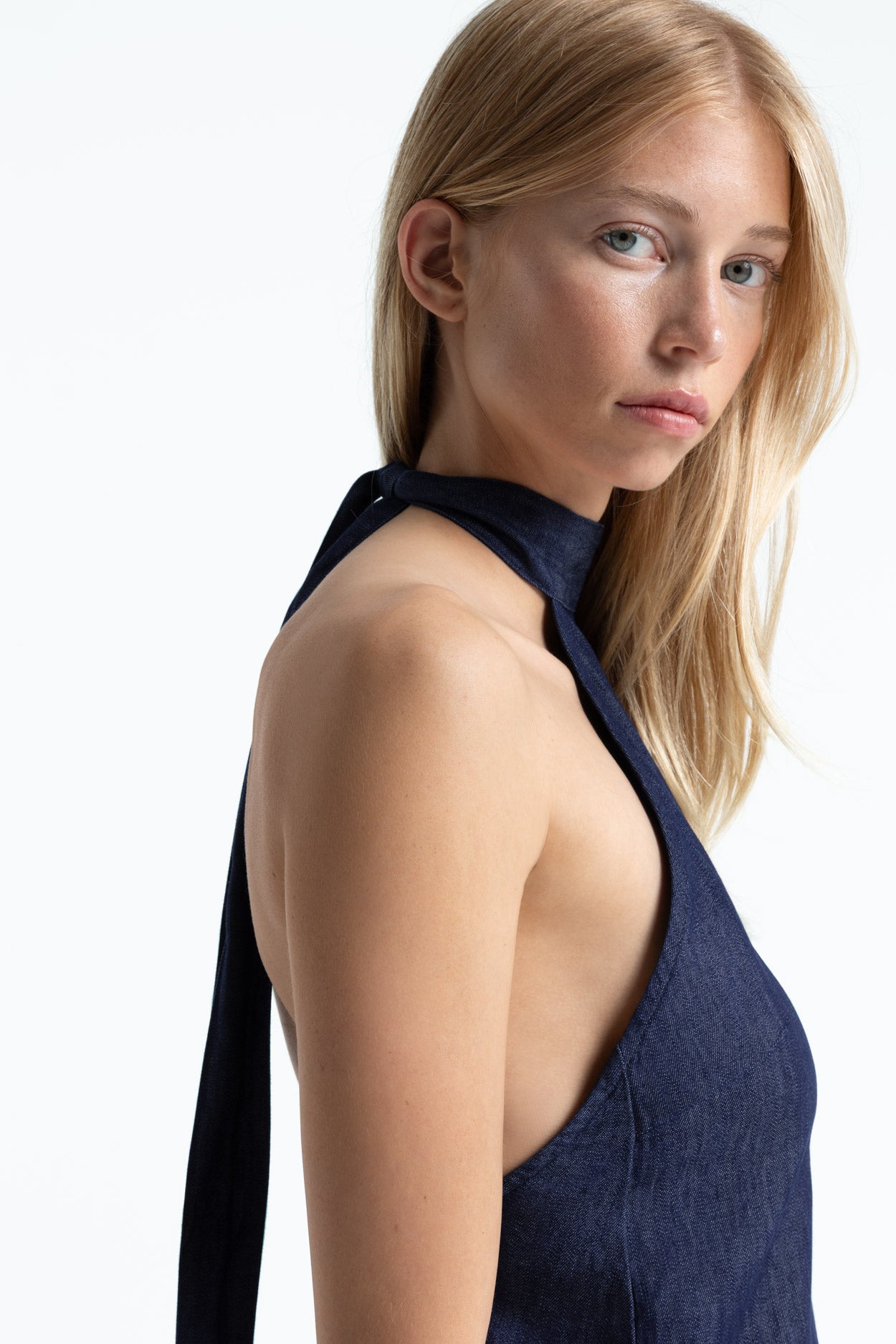 THEMA | SCARLETT RINSE - Kings Of Indigo