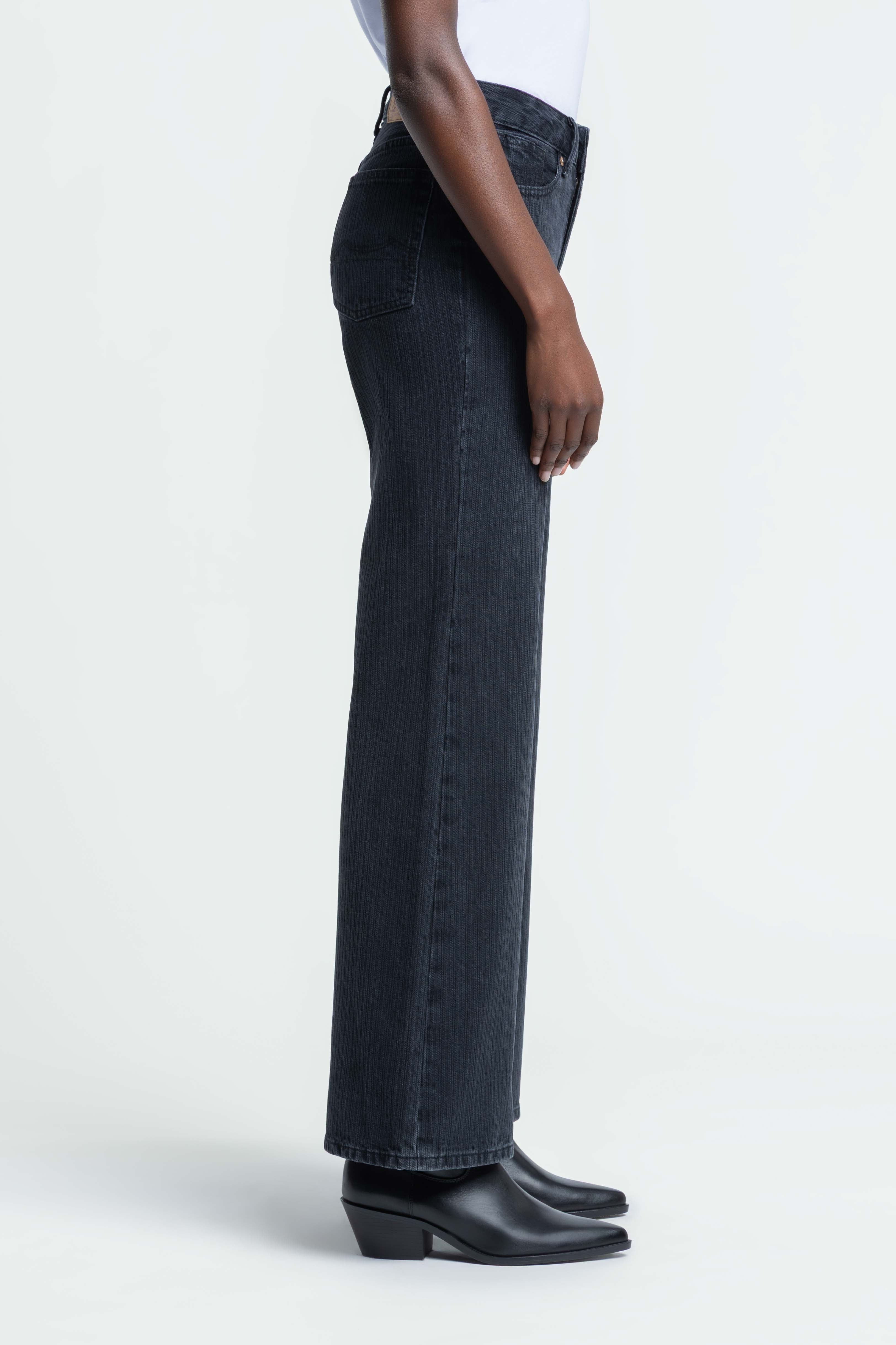 JANE | STRIPE BLACK WORN
