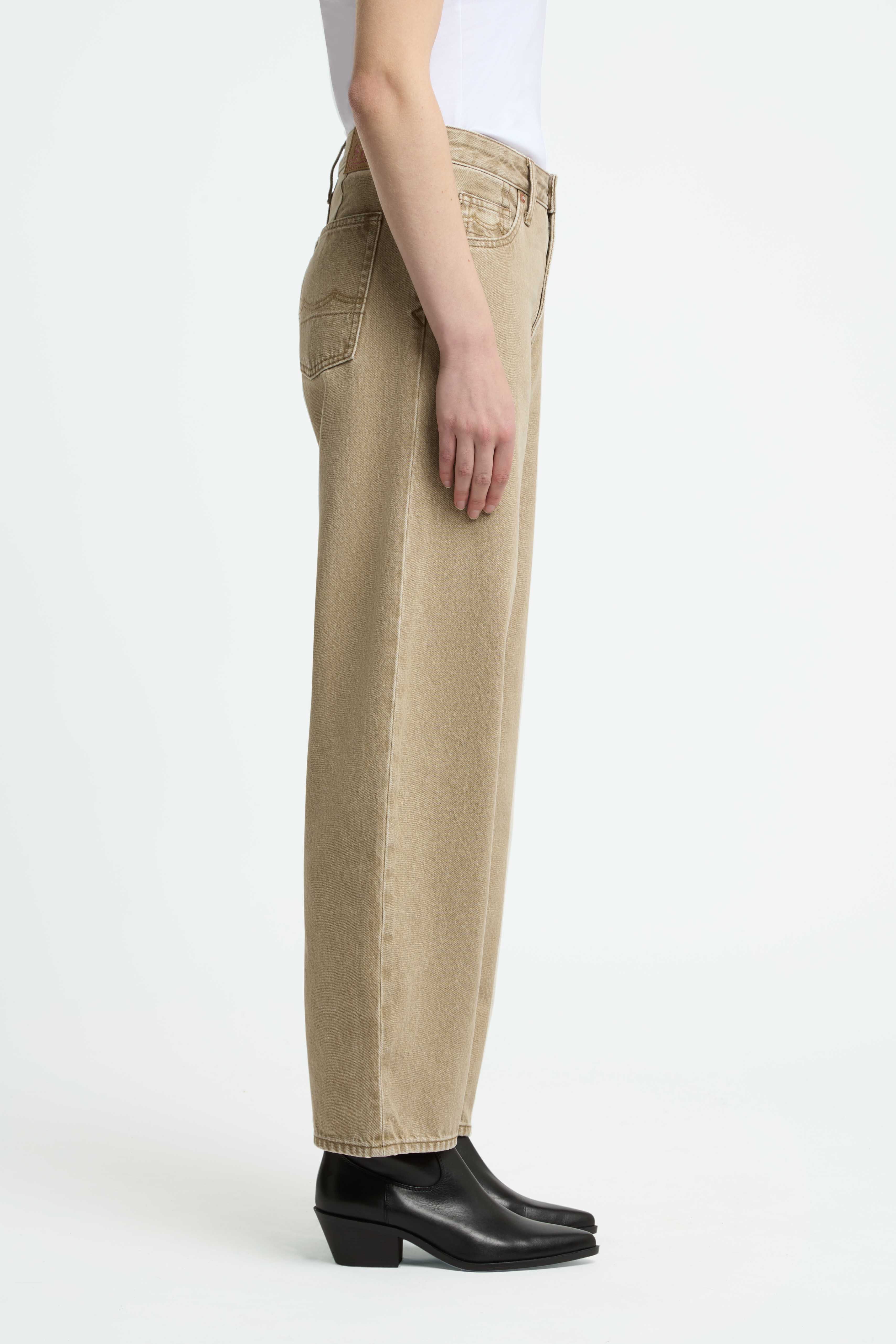 LEILA | DARK BEIGE