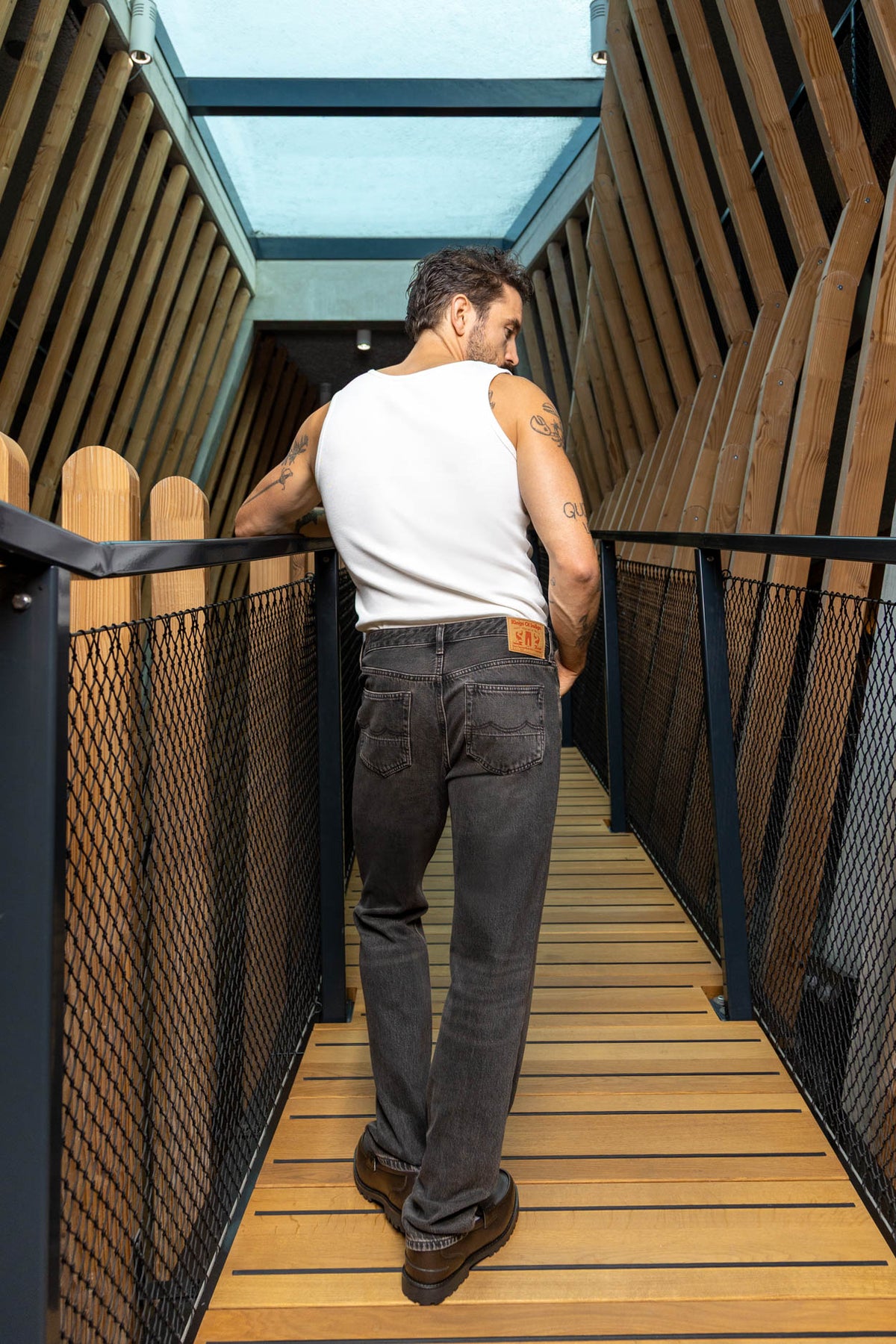 ARTHUR | VILMA BROWN BLACK WORN