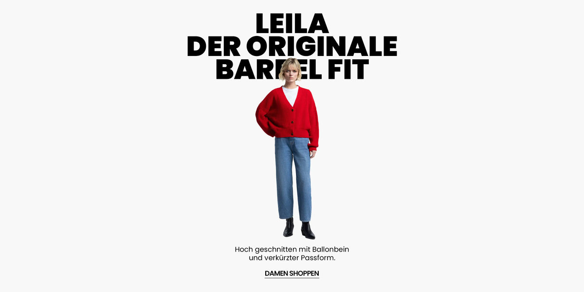 A model wearing a red knit sweater and blue jeans stands against a plain white background, with large German text above reading 'LEILA DER ORIGINALE BARCEL FIT' and smaller text below from DAMEN SHOPPEN.
