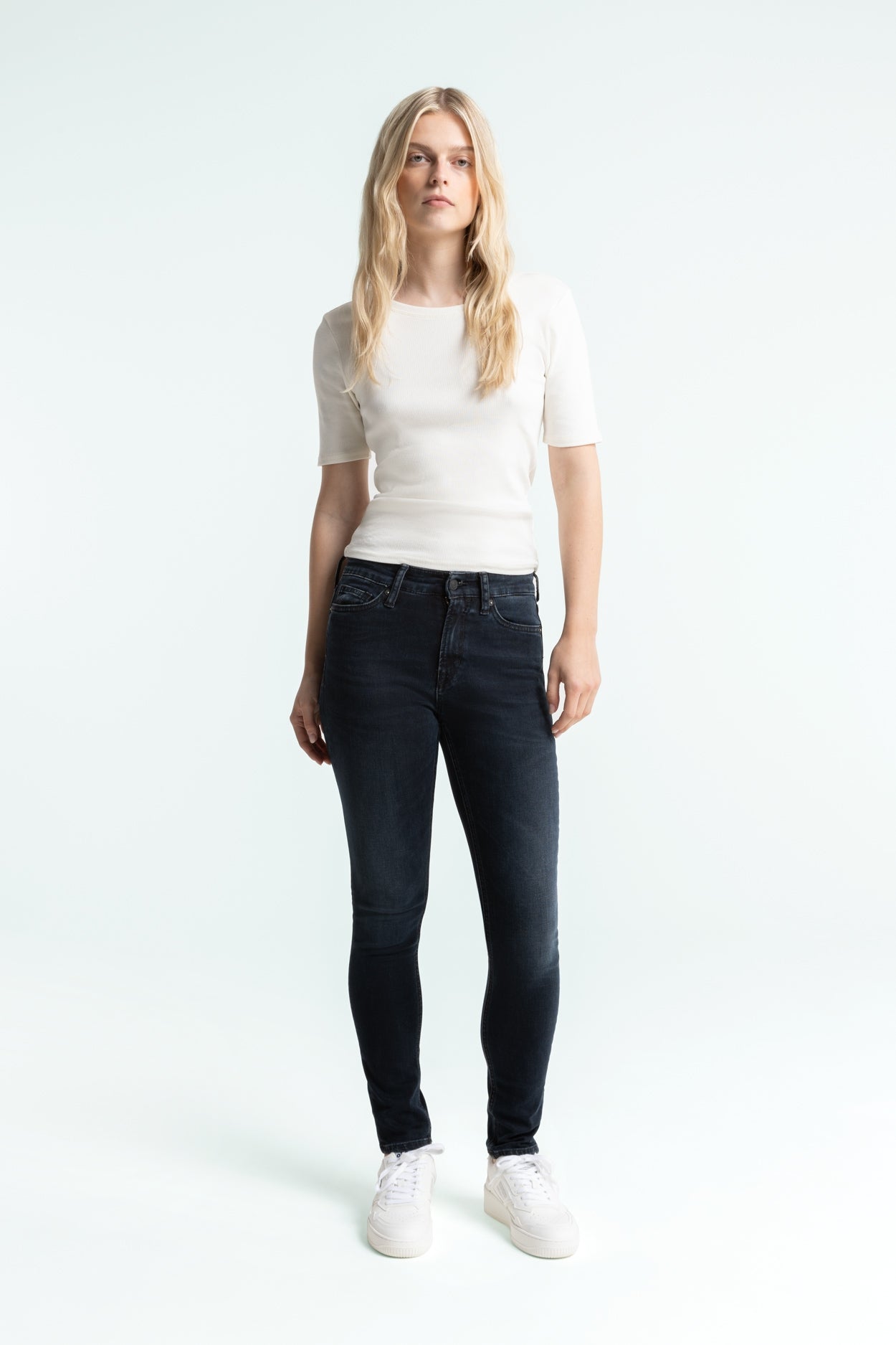 JUNO MEDIUM | BLUE BLACK WORN
