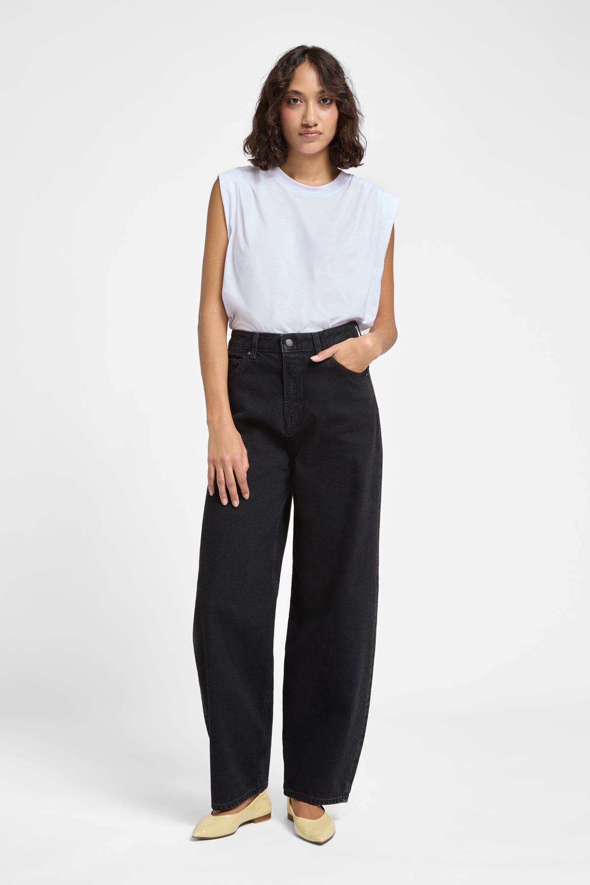 LEILA | HOLO BLACK USED