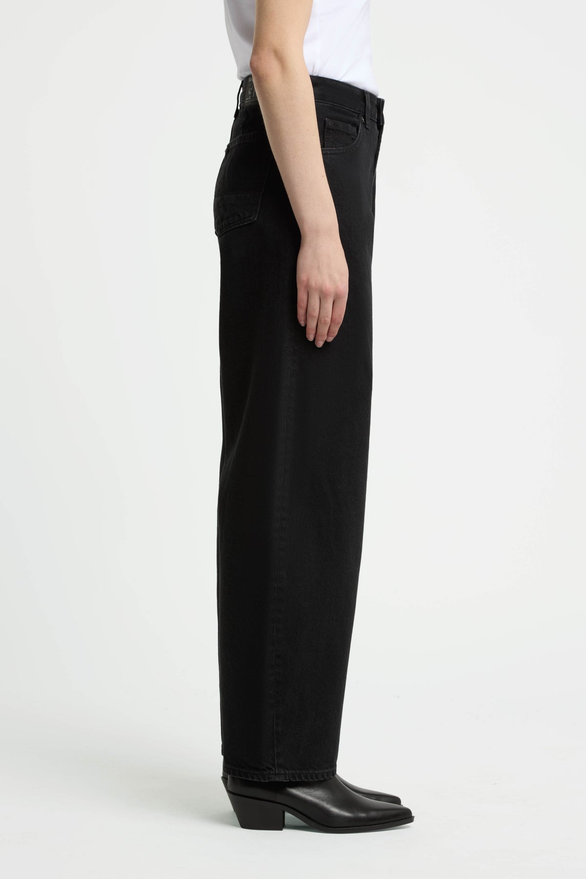 LEILA | HOLO BLACK USED