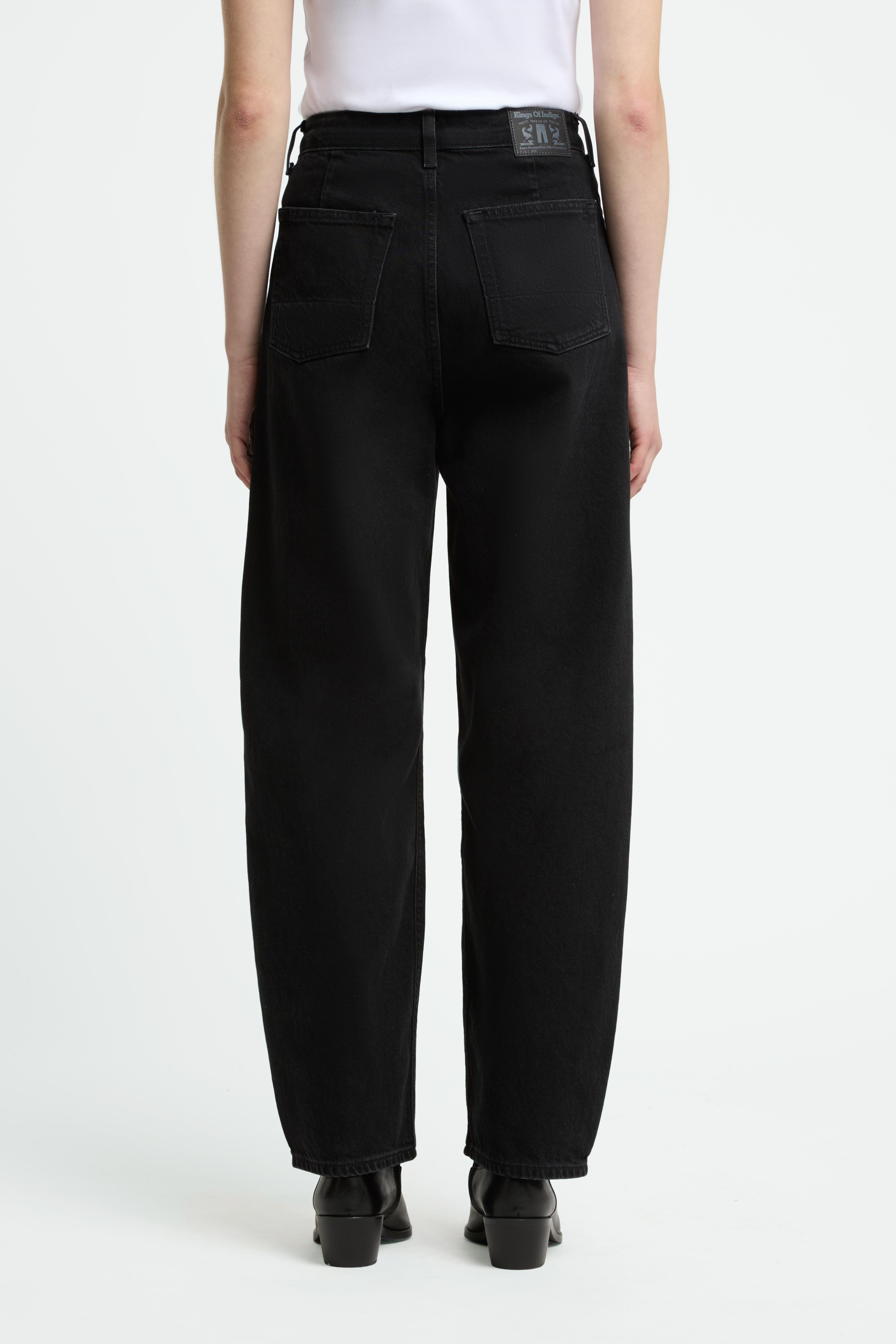 LEILA | HOLO BLACK USED - Kings Of Indigo