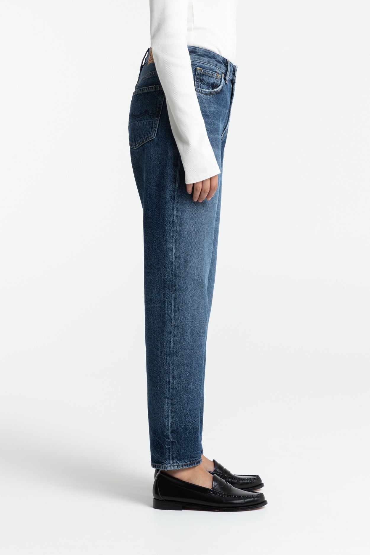CAROLINE CROPPED | ZINTARE DARK WORN
