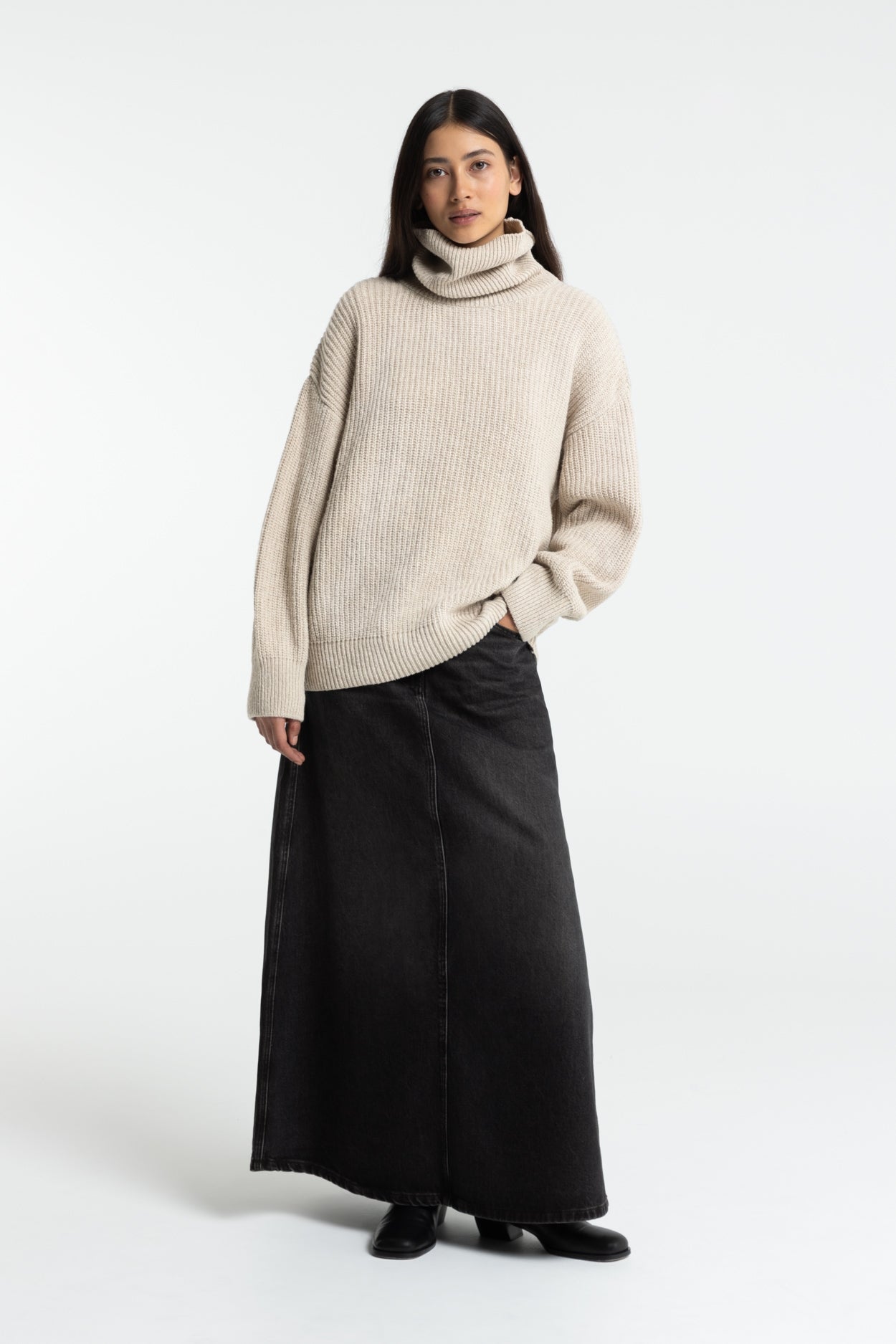 AMIRAH | VILMA BROWN BLACK WORN