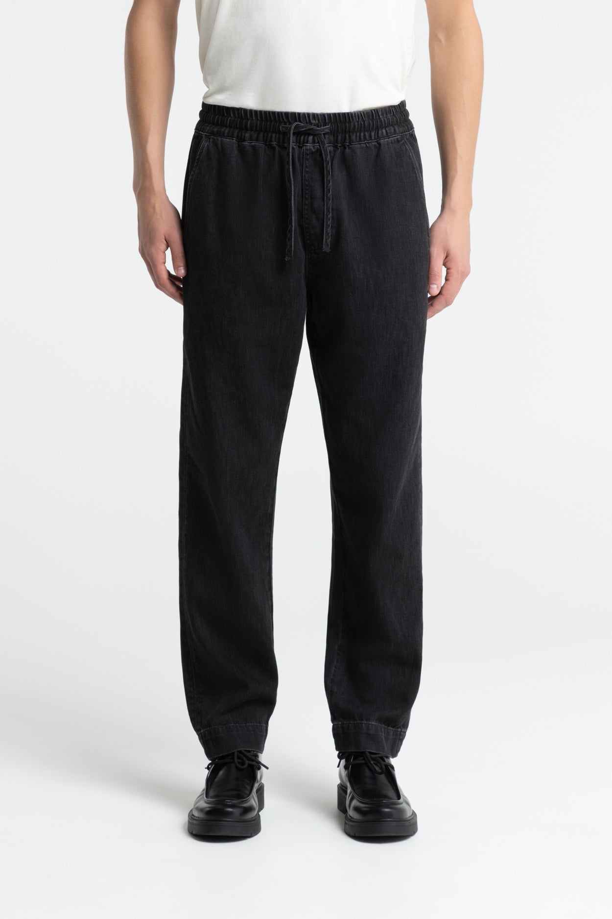 MARTIN | QUERCUS GREY WORN