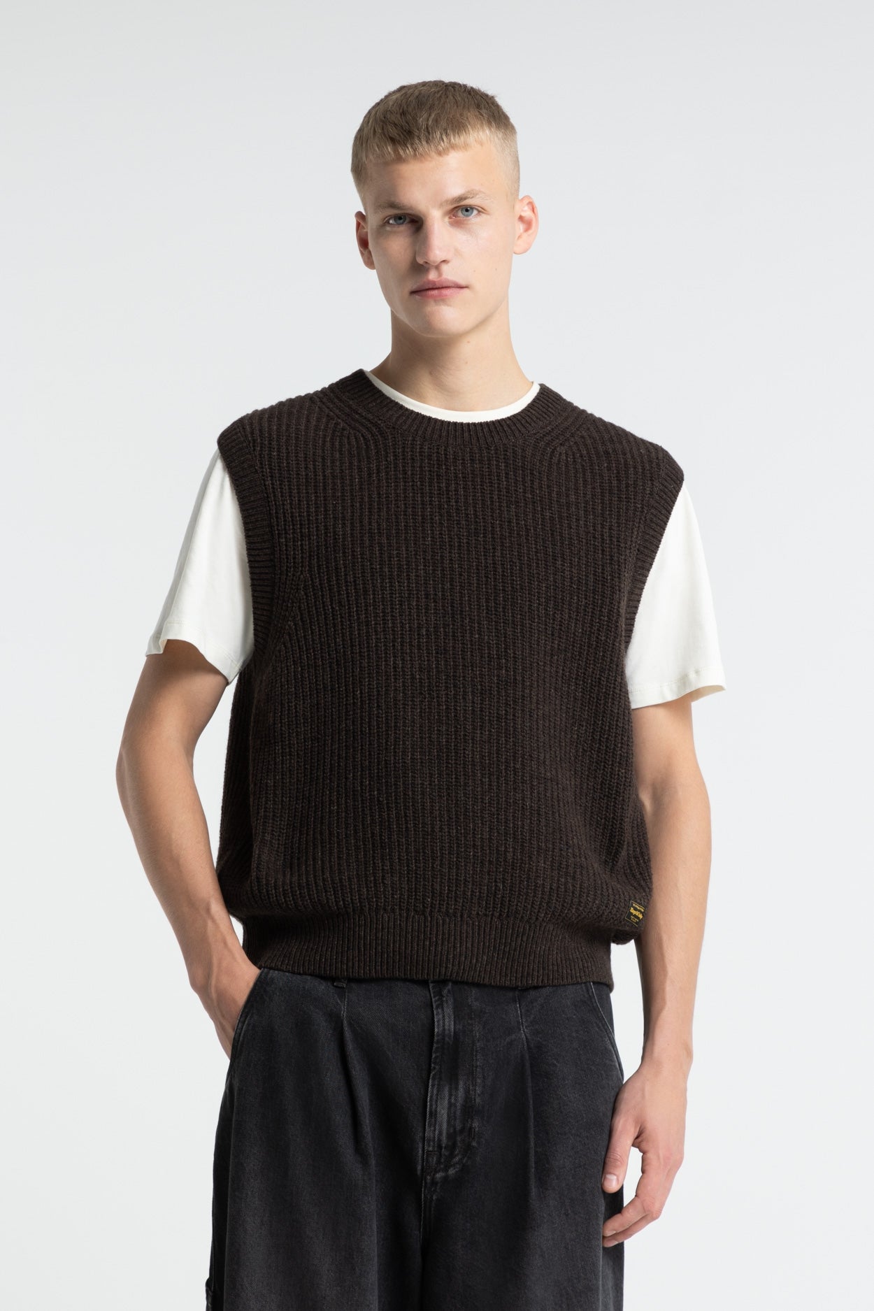 BASIL | CHOCOLATE BROWN
