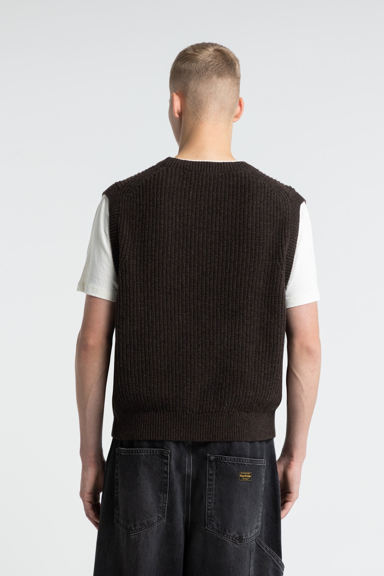 BASIL | CHOCOLATE BROWN