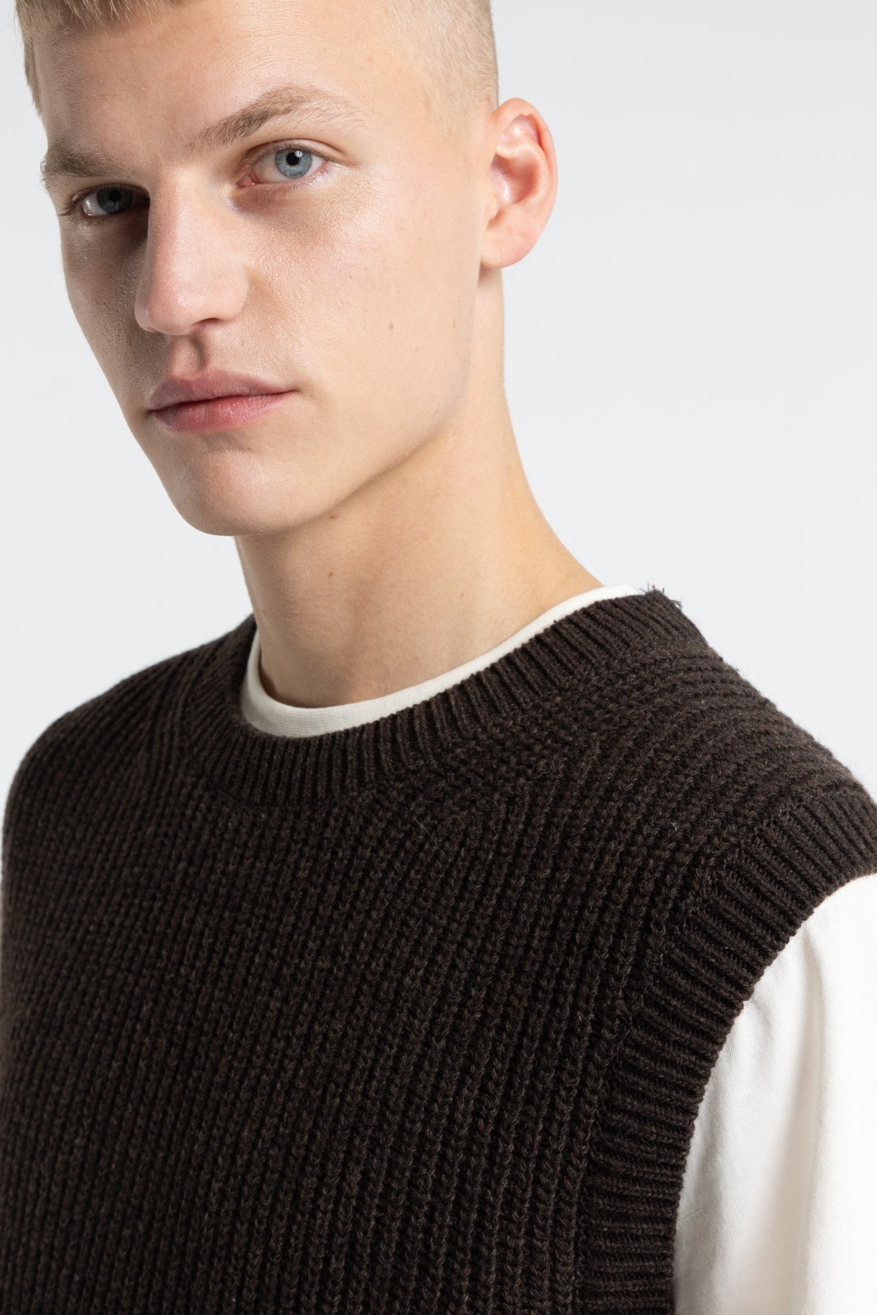 BASIL | CHOCOLATE BROWN
