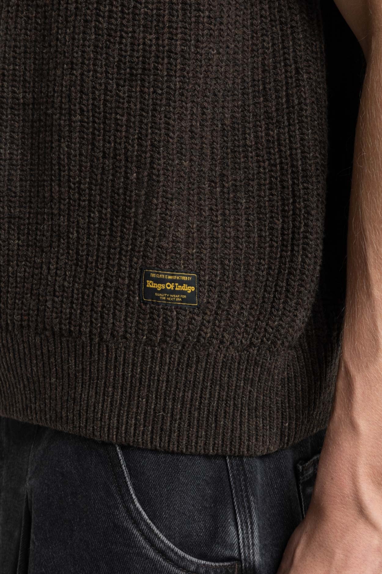BASIL | CHOCOLATE BROWN