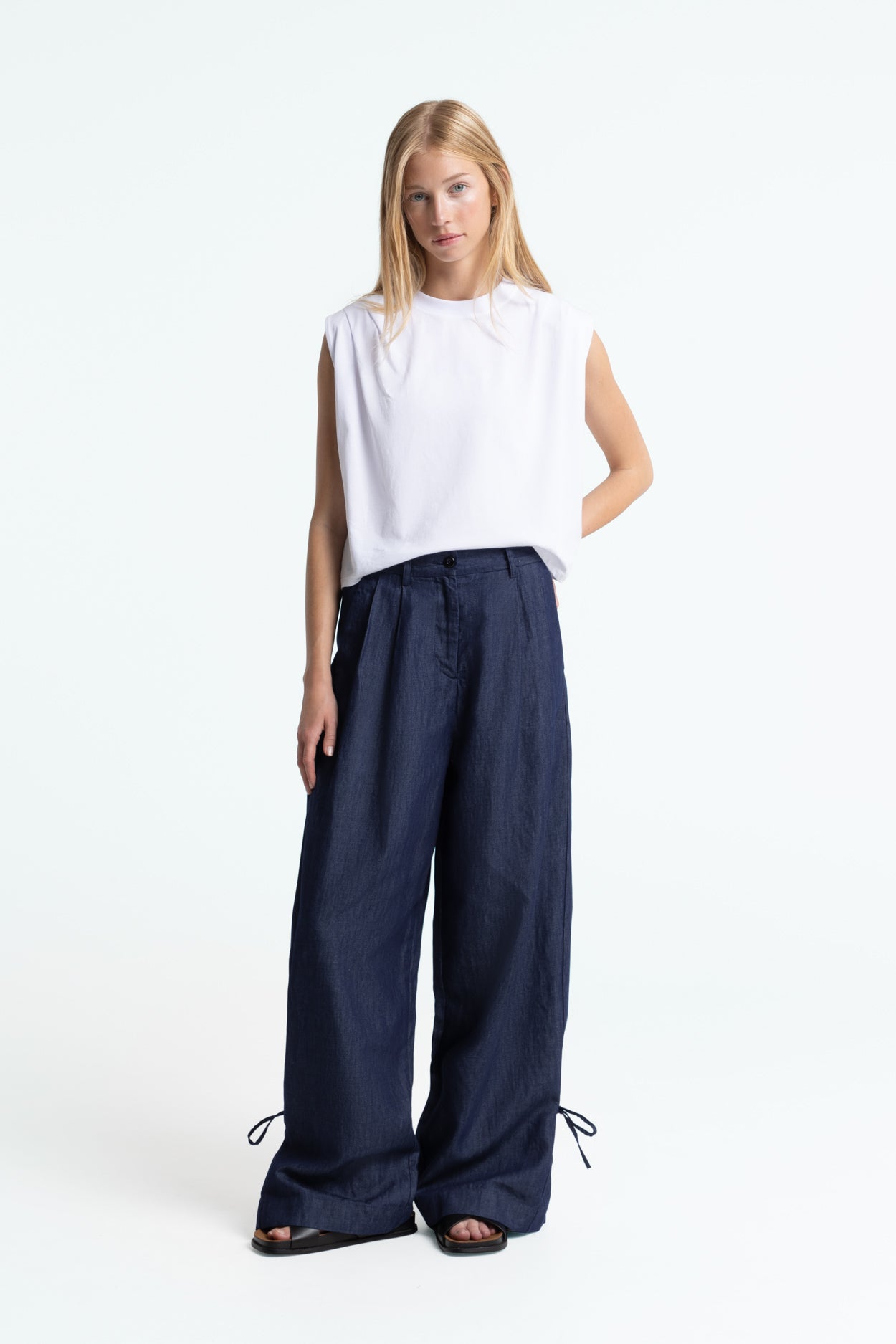 HERA | SCARLETT RINSE - Kings Of Indigo