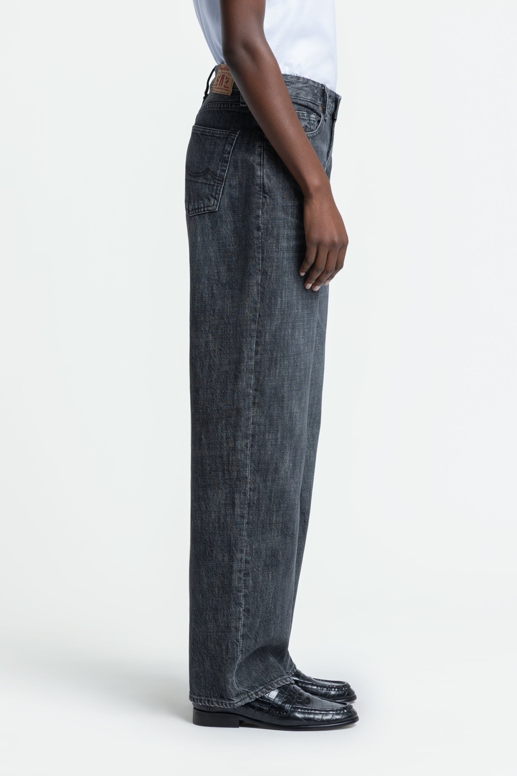JOAN | CEKY BLACK WORN