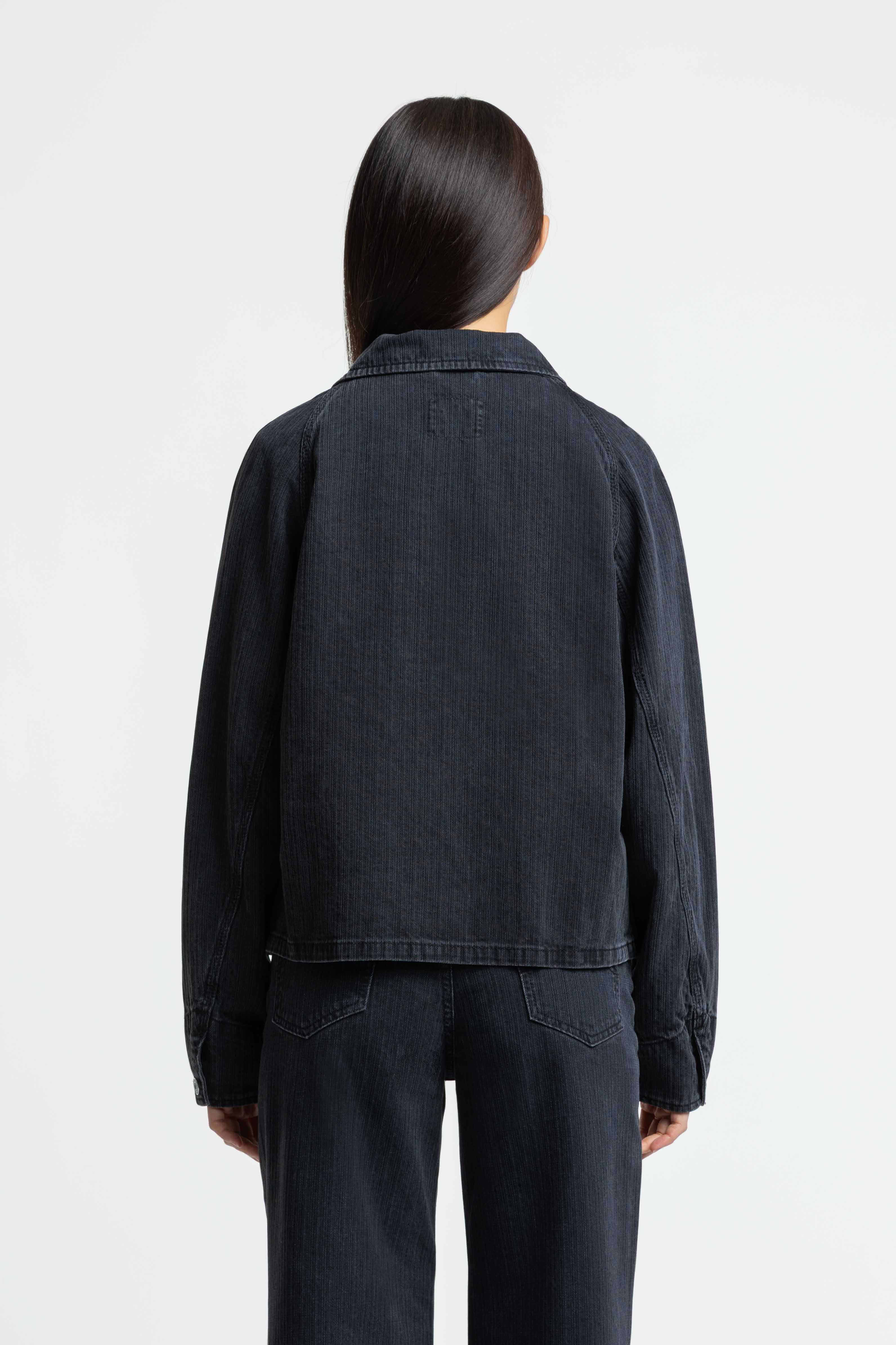 JEENA | STRIPE BLACK WORN