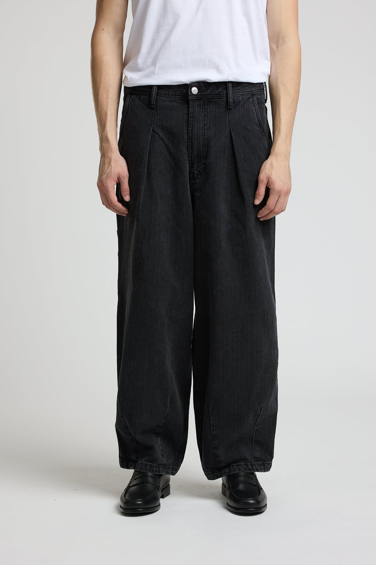SABIUM | STRIPE BLACK WORN
