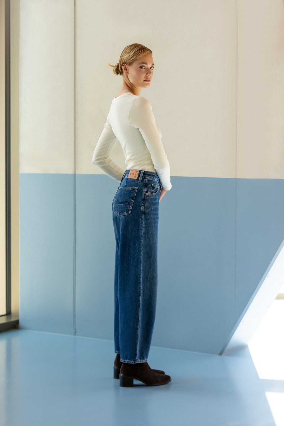 LEILA | LEWISBORO MID USED