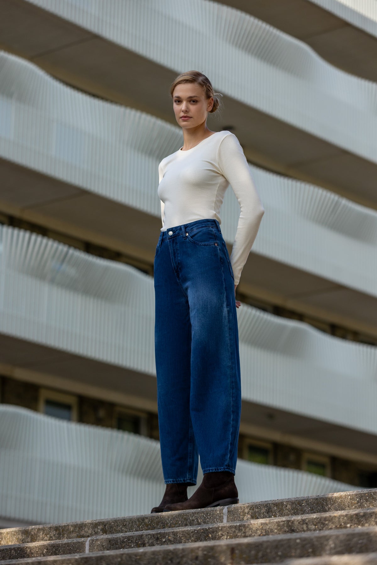LEILA | ALEX DARK WORN